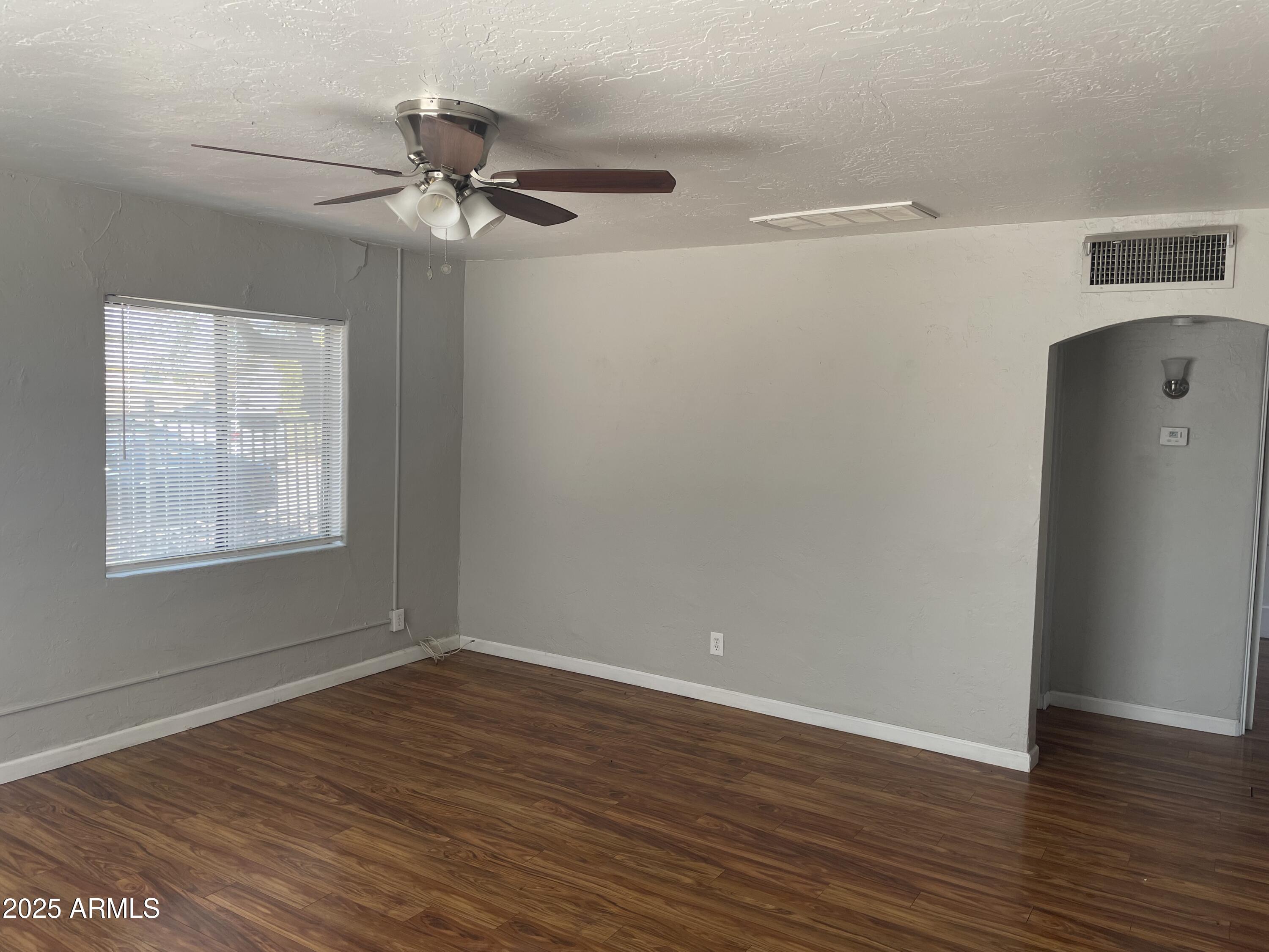 1226 W ROOSEVELT Street