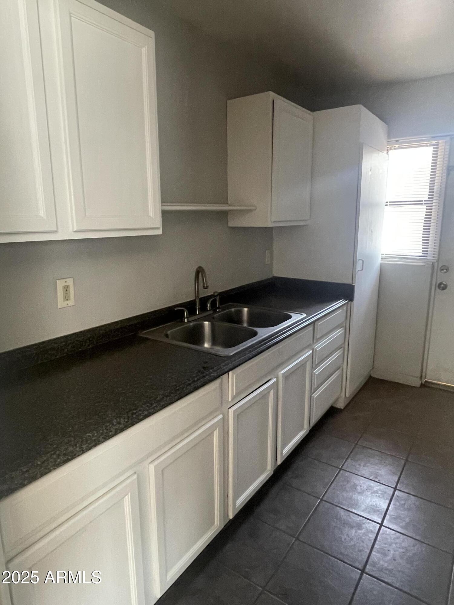 1226 W ROOSEVELT Street