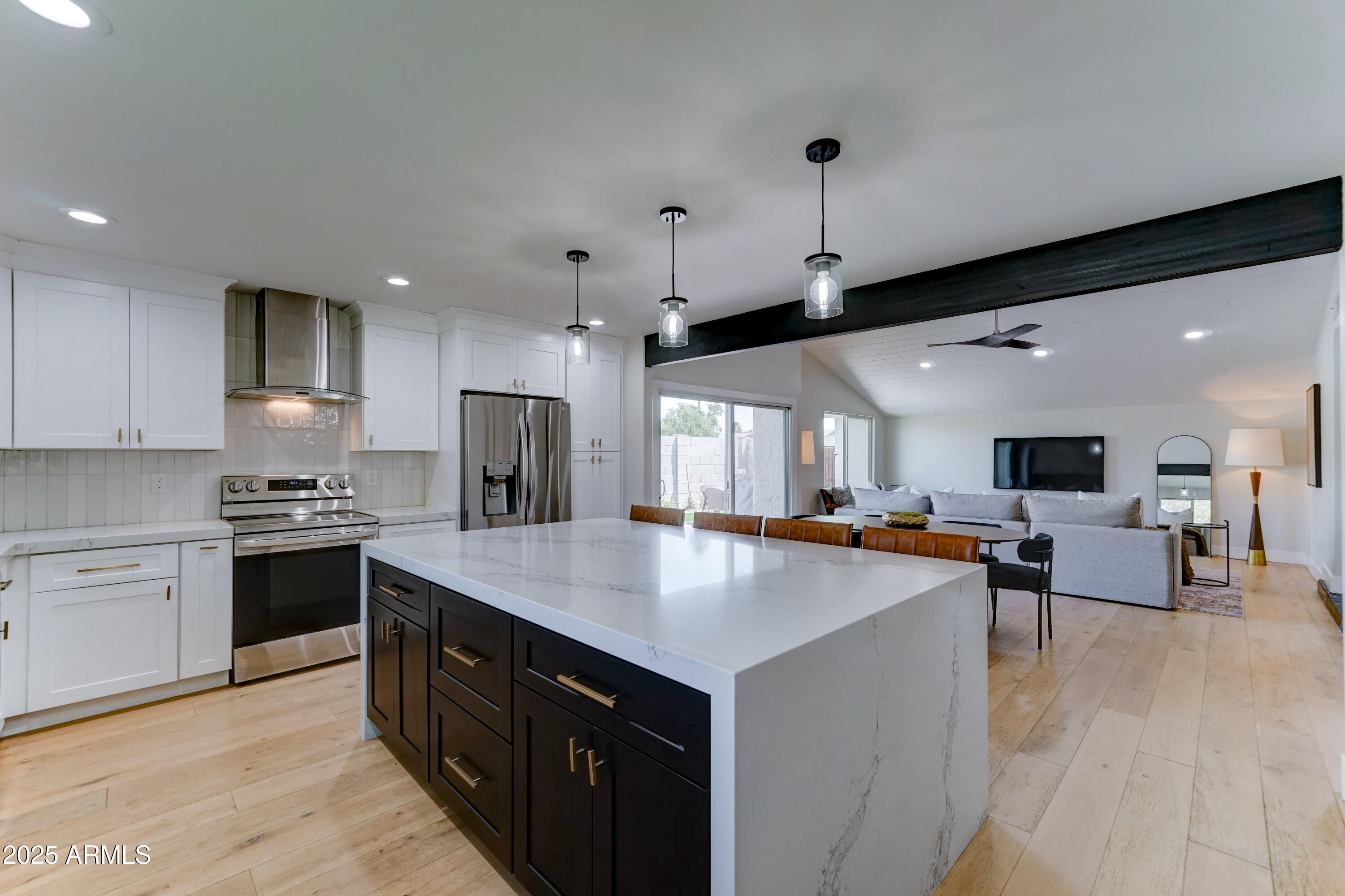 7524 N VIA DEL ELEMENTAL --