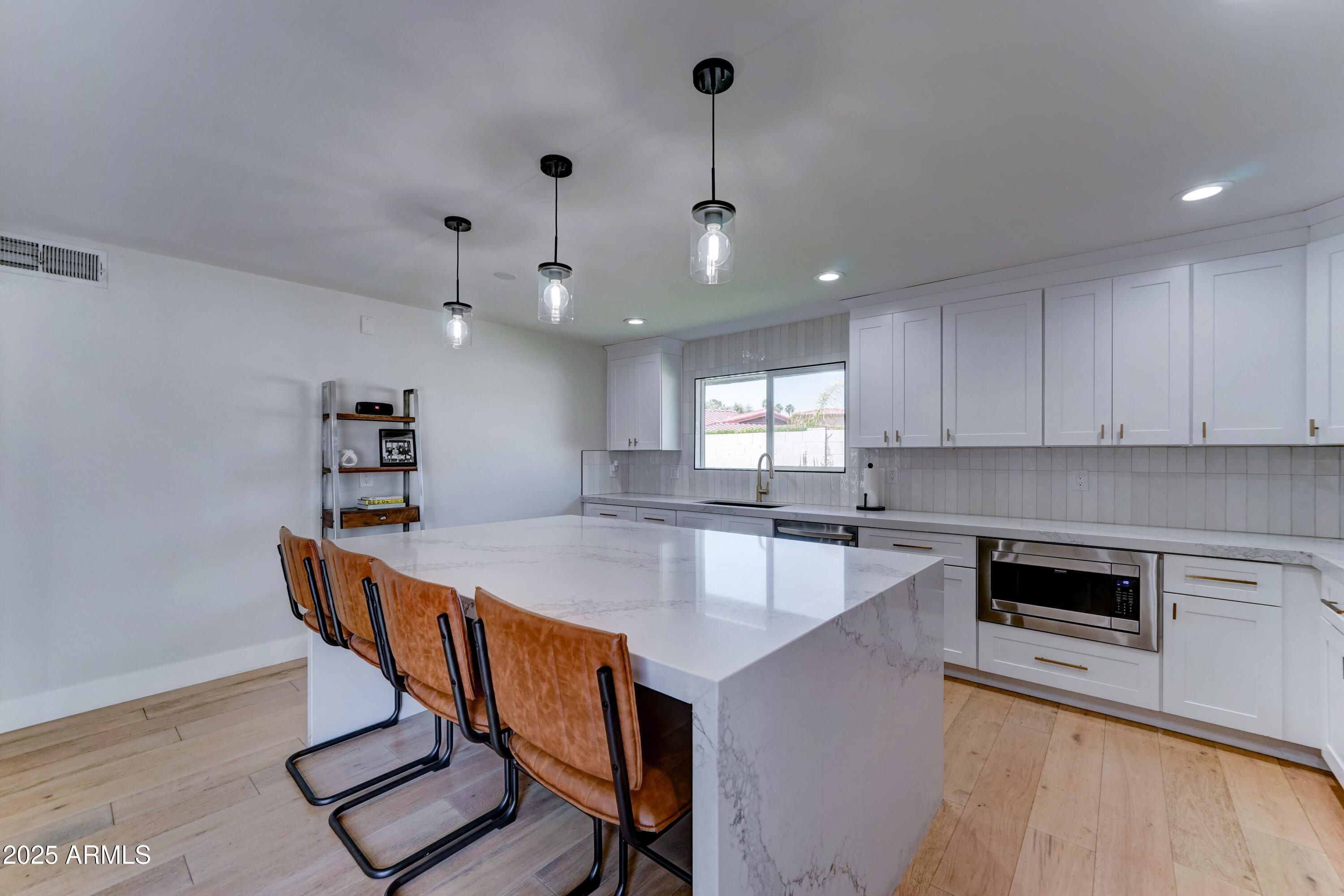 7524 N VIA DEL ELEMENTAL --