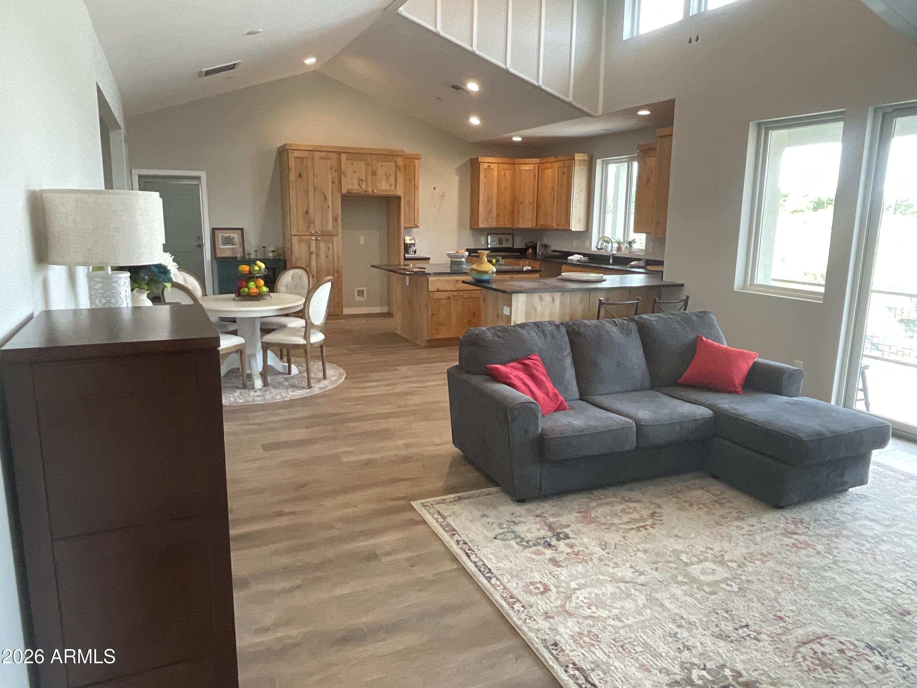 498 KINDRA HEIGHTS Road