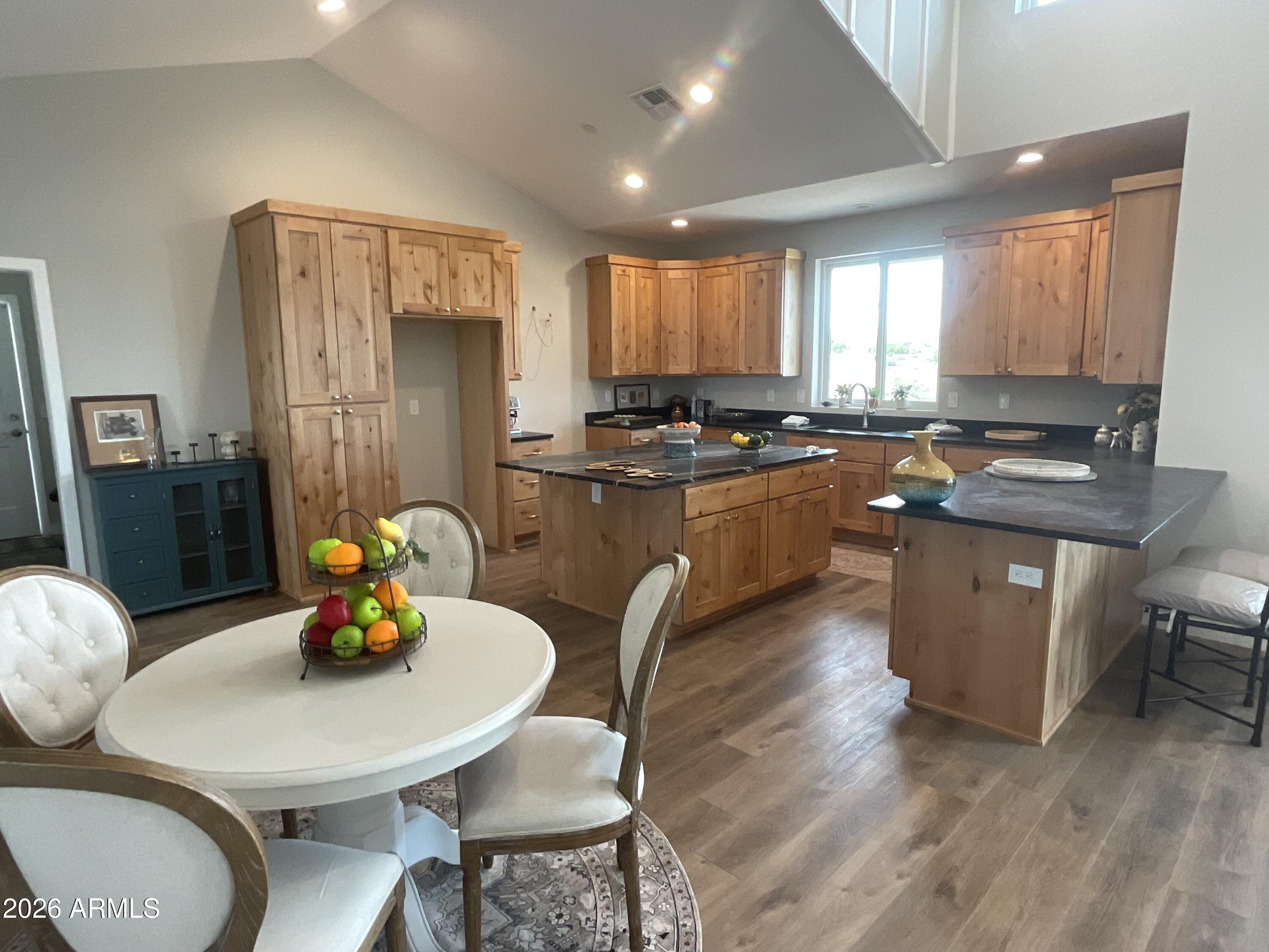 498 KINDRA HEIGHTS Road