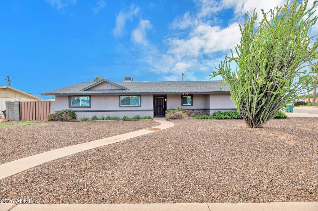 Photo of 809 E 7th Street, Mesa, AZ 85203 (MLS # 7094745)