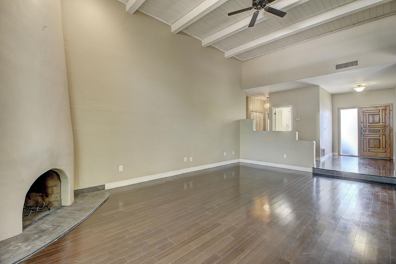 5724 N 4th Place