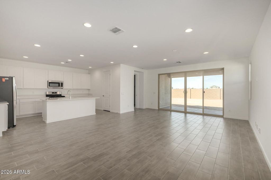 Photo of 12368 W Parkway Lane, Avondale, AZ 85323 (MLS # 6986318)