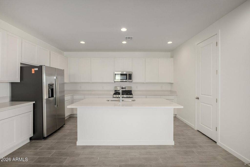 Photo of 12368 W Parkway Lane, Avondale, AZ 85323 (MLS # 6986318)