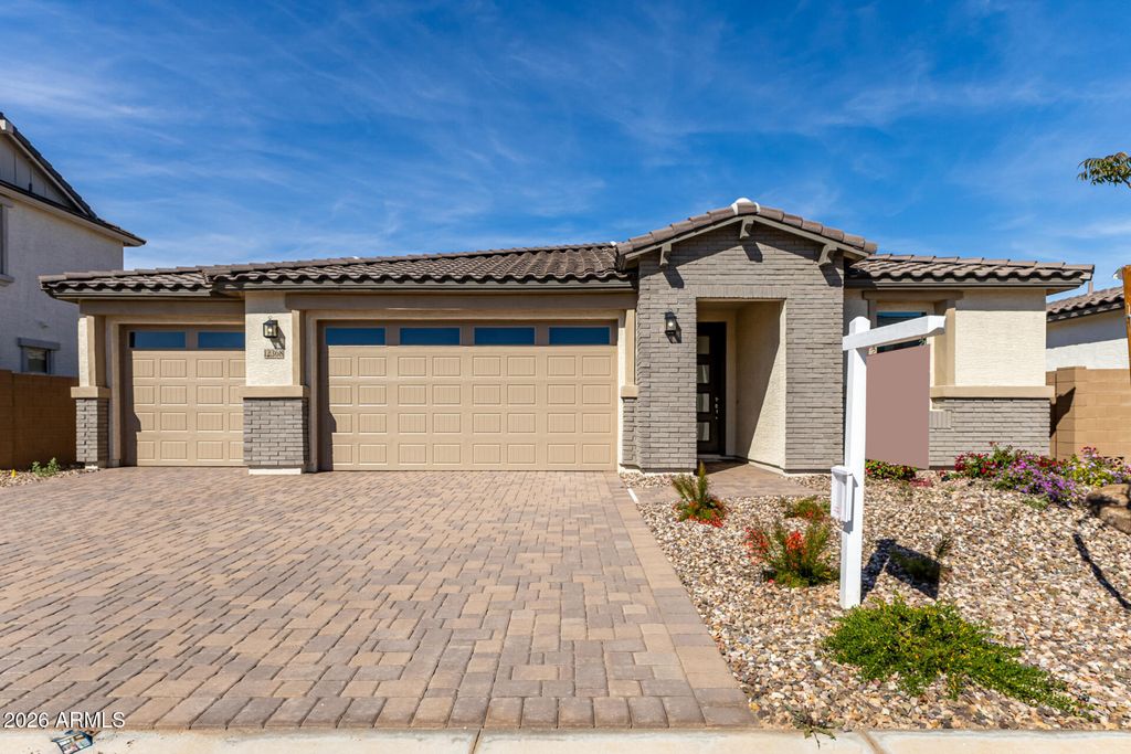 Photo of 12368 W Parkway Lane, Avondale, AZ 85323 (MLS # 6986318)