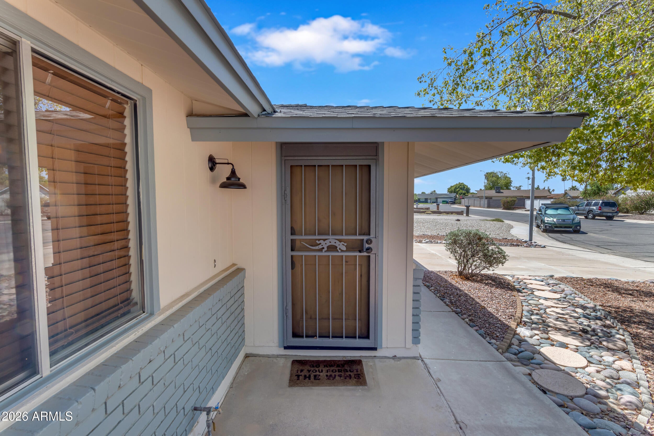 1124 W NOPAL Place