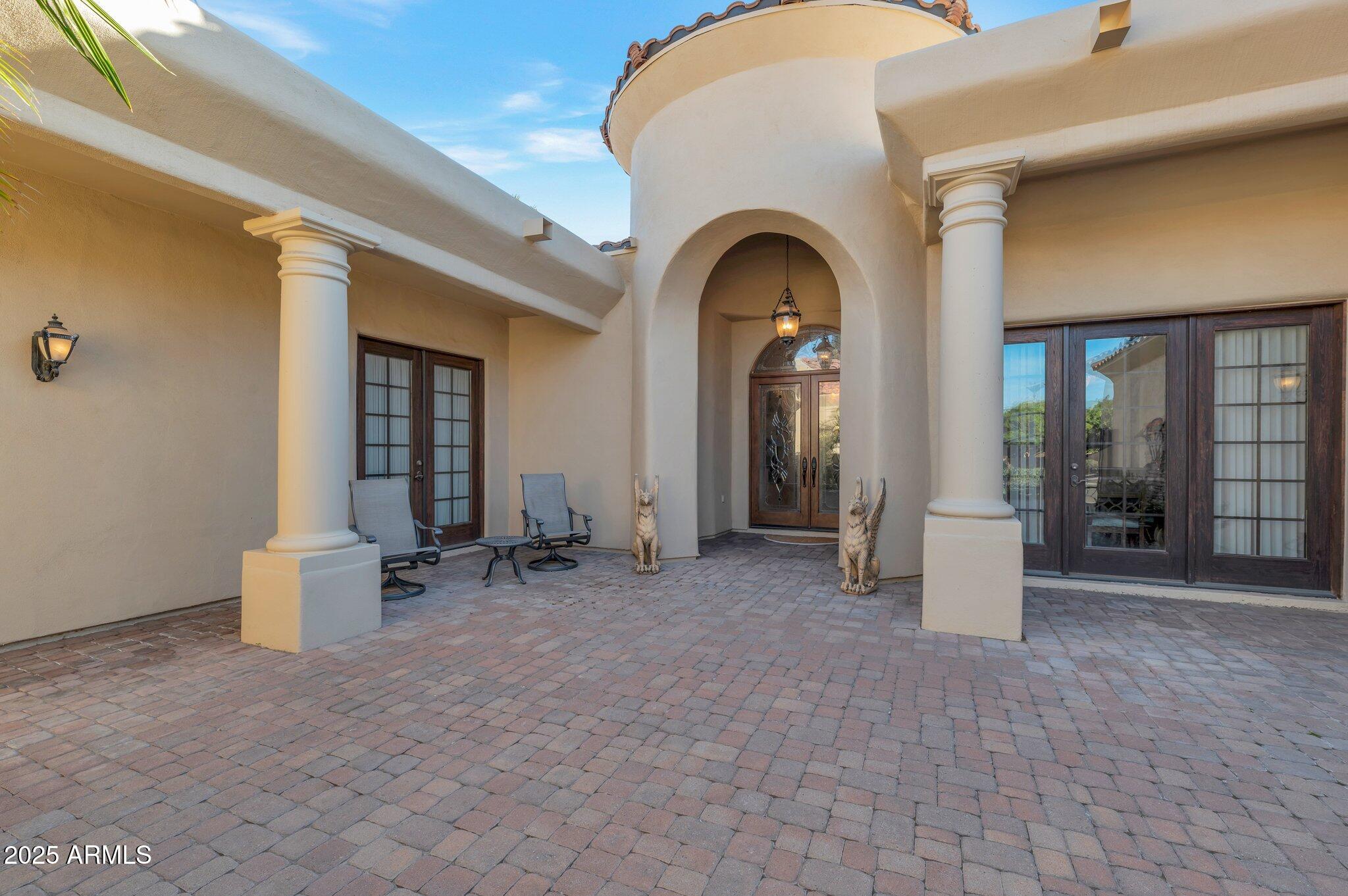 311 E WEXFORD Cove