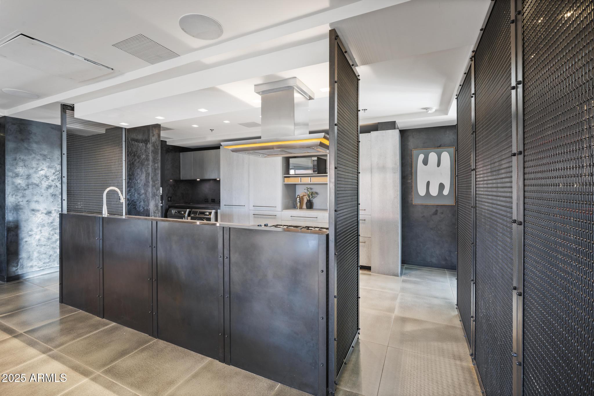 7137 E RANCHO VISTA Drive 7006