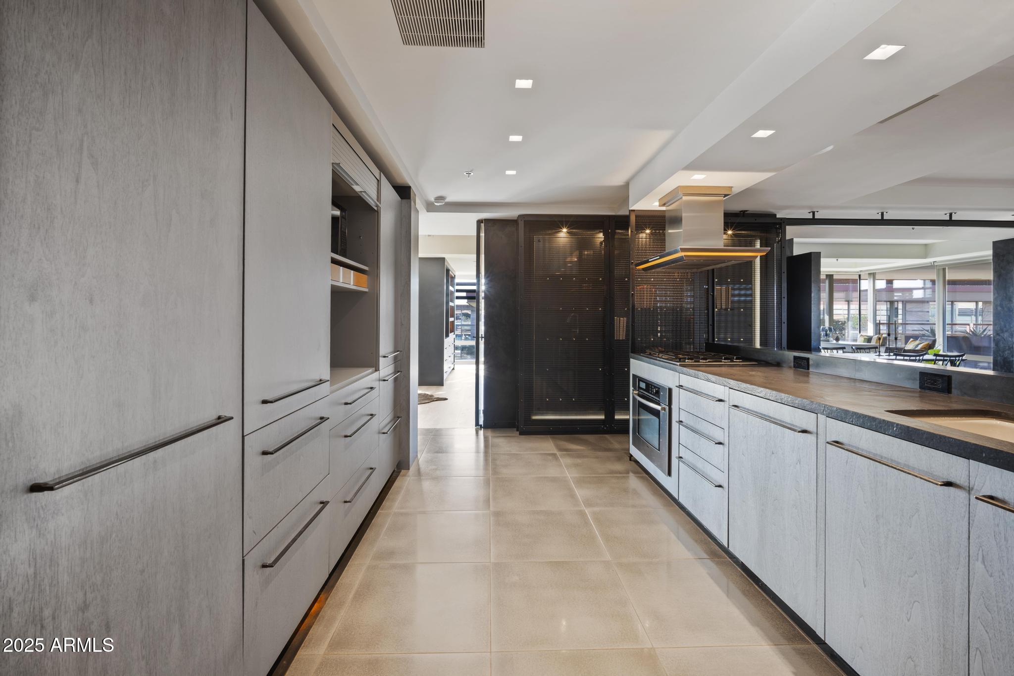 7137 E RANCHO VISTA Drive 7006