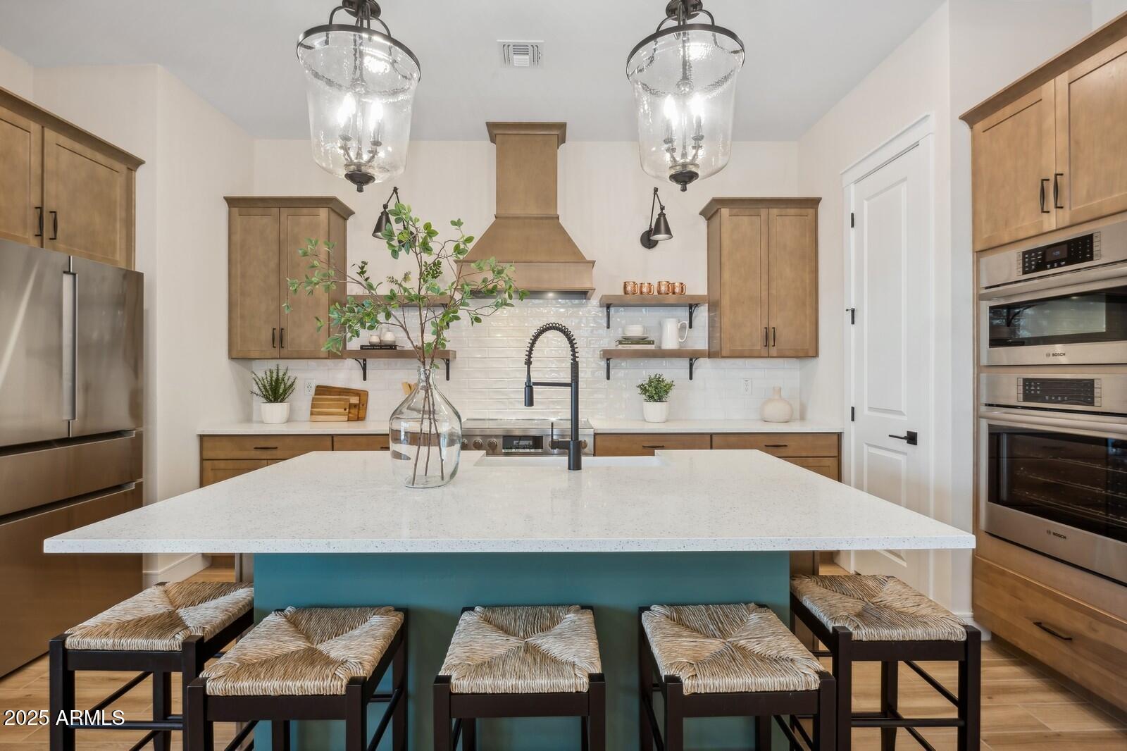 476 E Aurora Drive