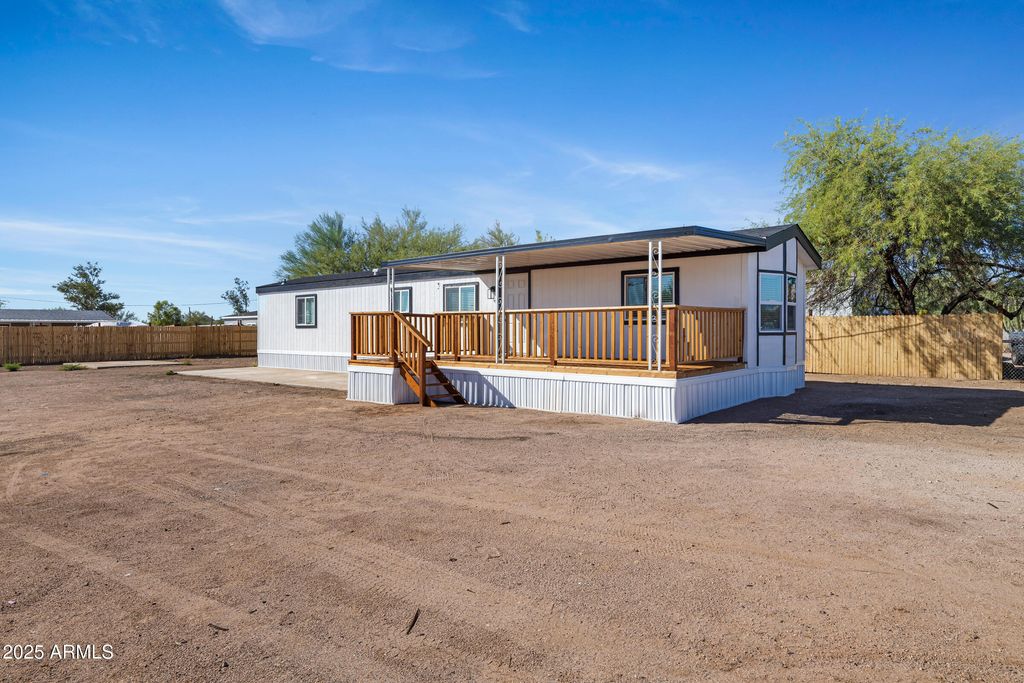 Photo of 1644 N Desert View Drive N, Apache Junction, AZ 85120 (MLS # 6927760)