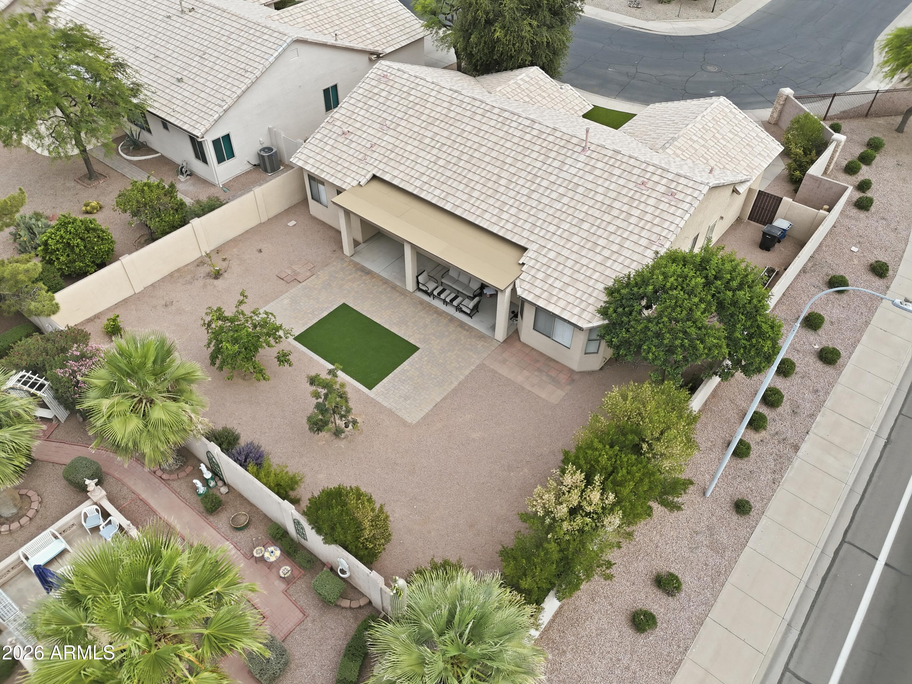 1012 E WINGED FOOT Drive