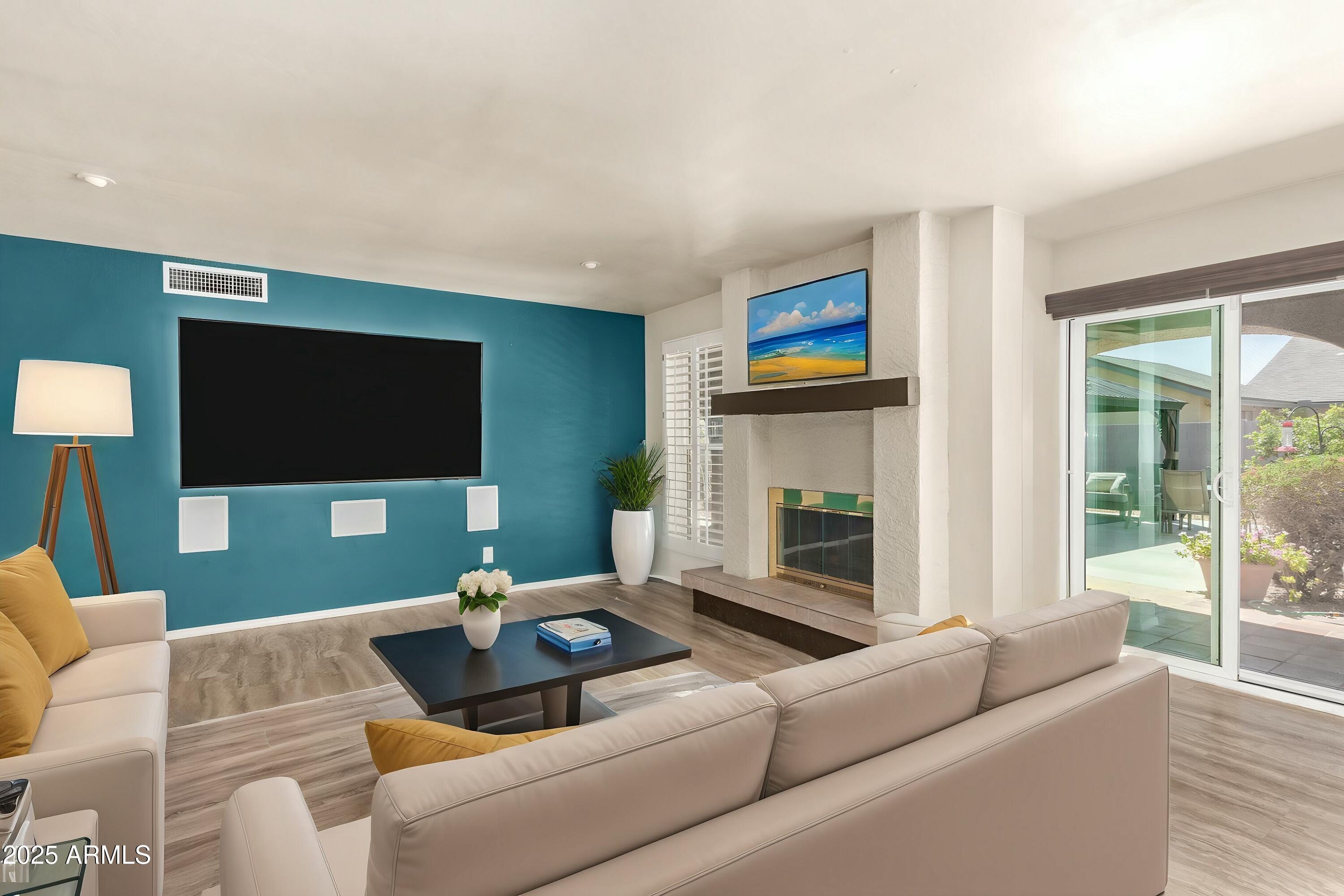 229 W LA VIEVE Lane