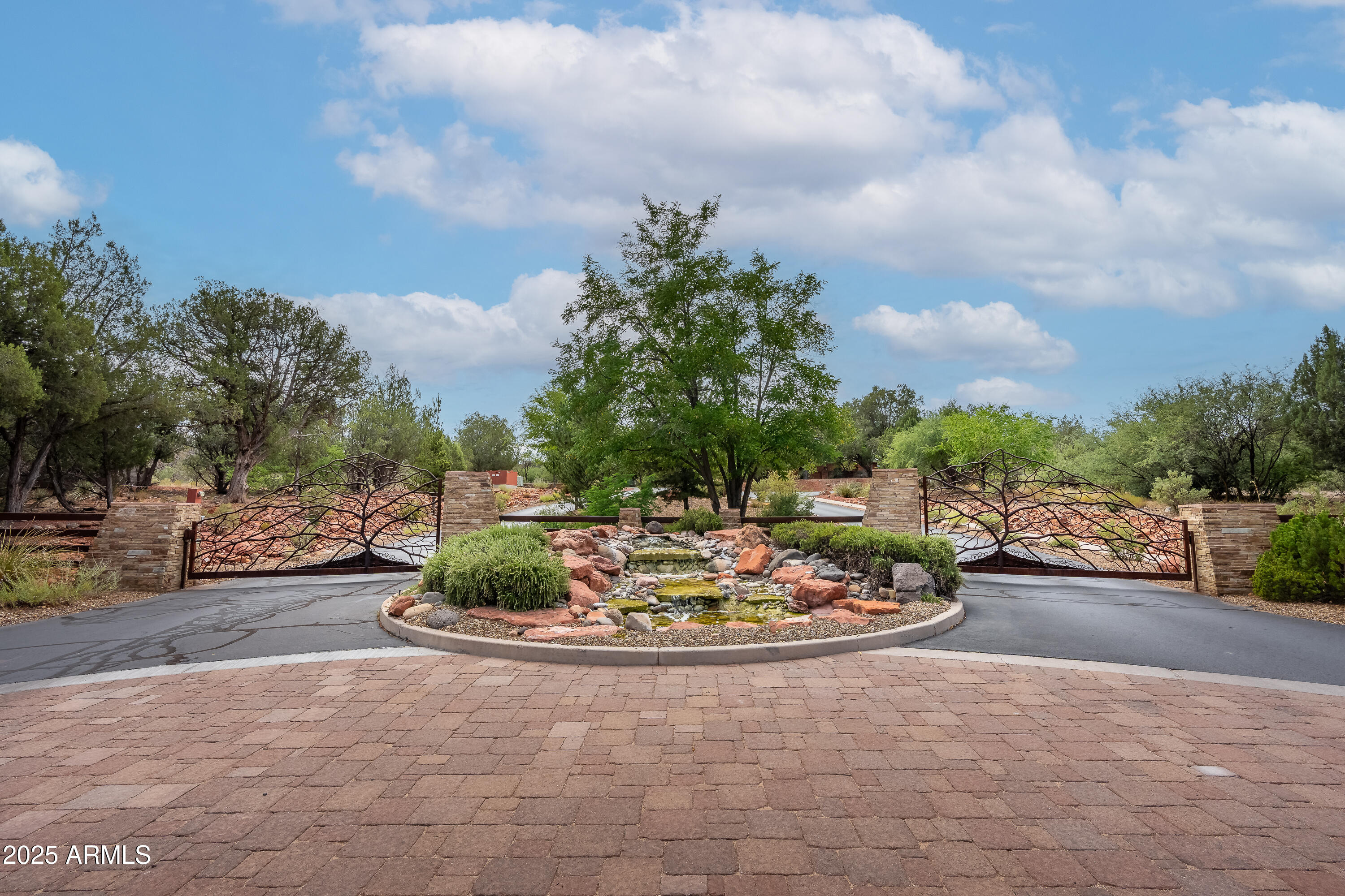 240 CROSS CREEK Circle 71