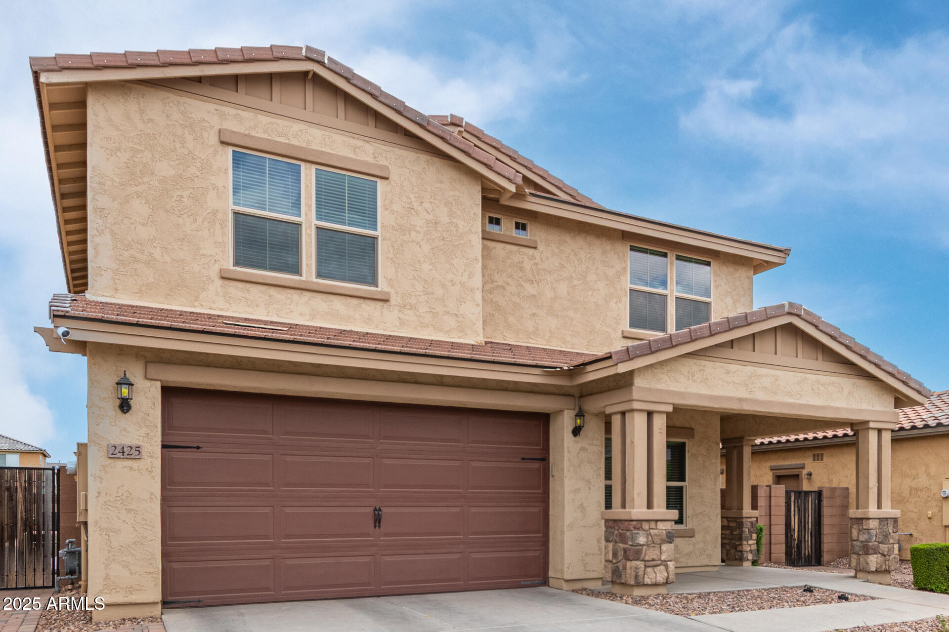 2425 E FLINTLOCK Drive