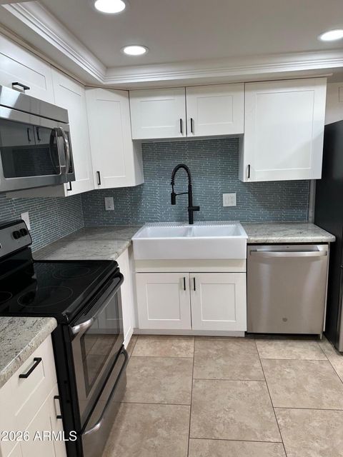 1125 E KALER Drive Phoenix AZ 85020