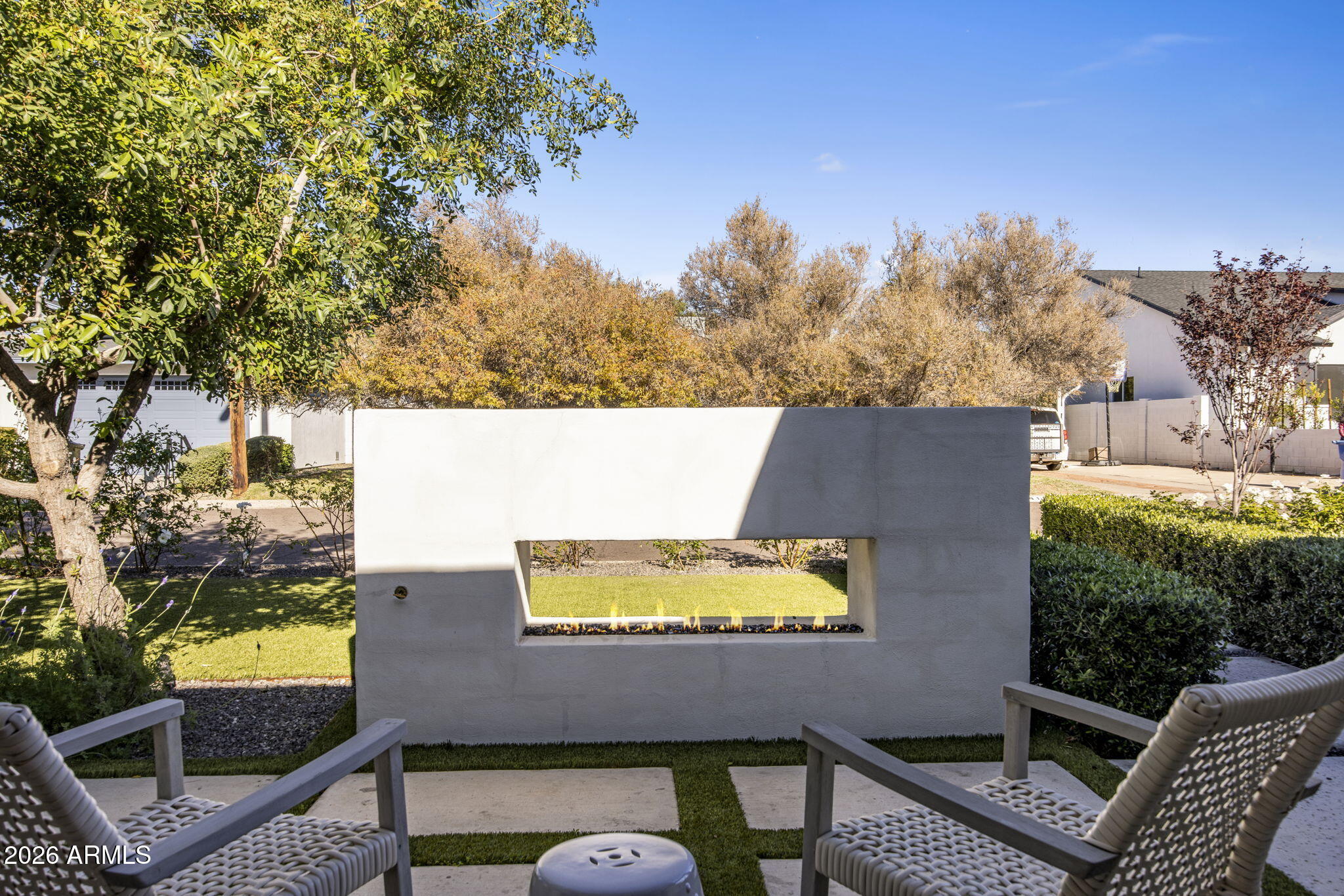 4119 E INDIANOLA Avenue