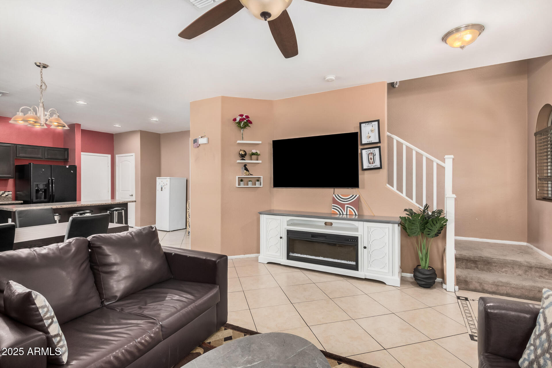 Homes 4 2132 N 77TH Drive