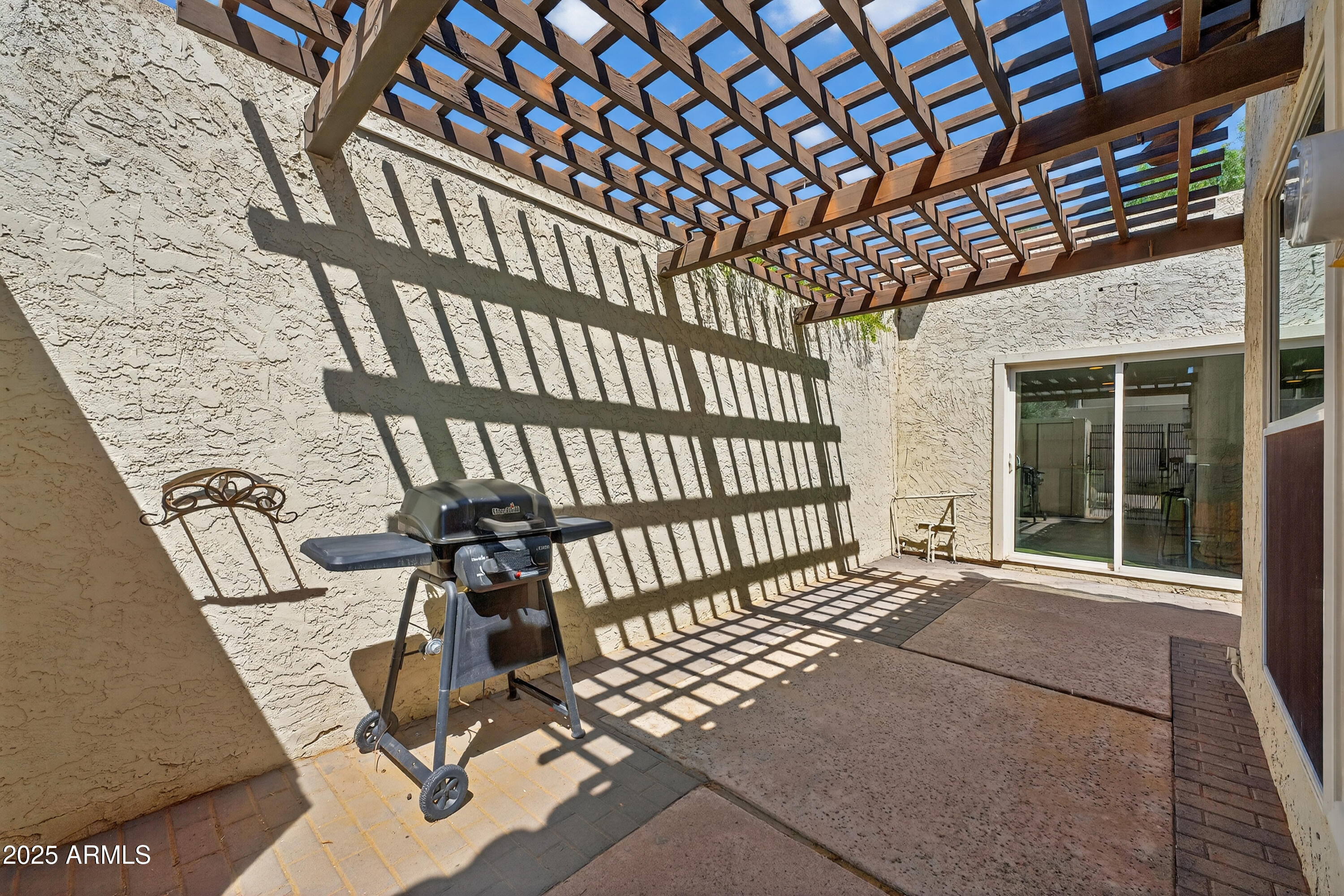 2541 N MILLER Road