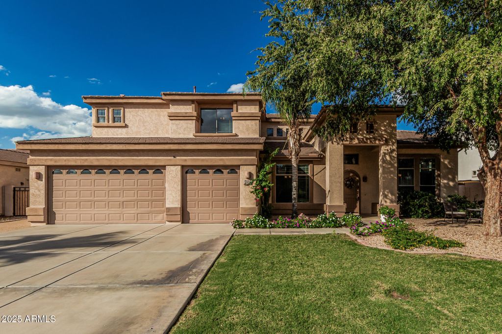 Photo of 246 E Frances Lane, Gilbert, AZ 85295 (MLS # 6926233)