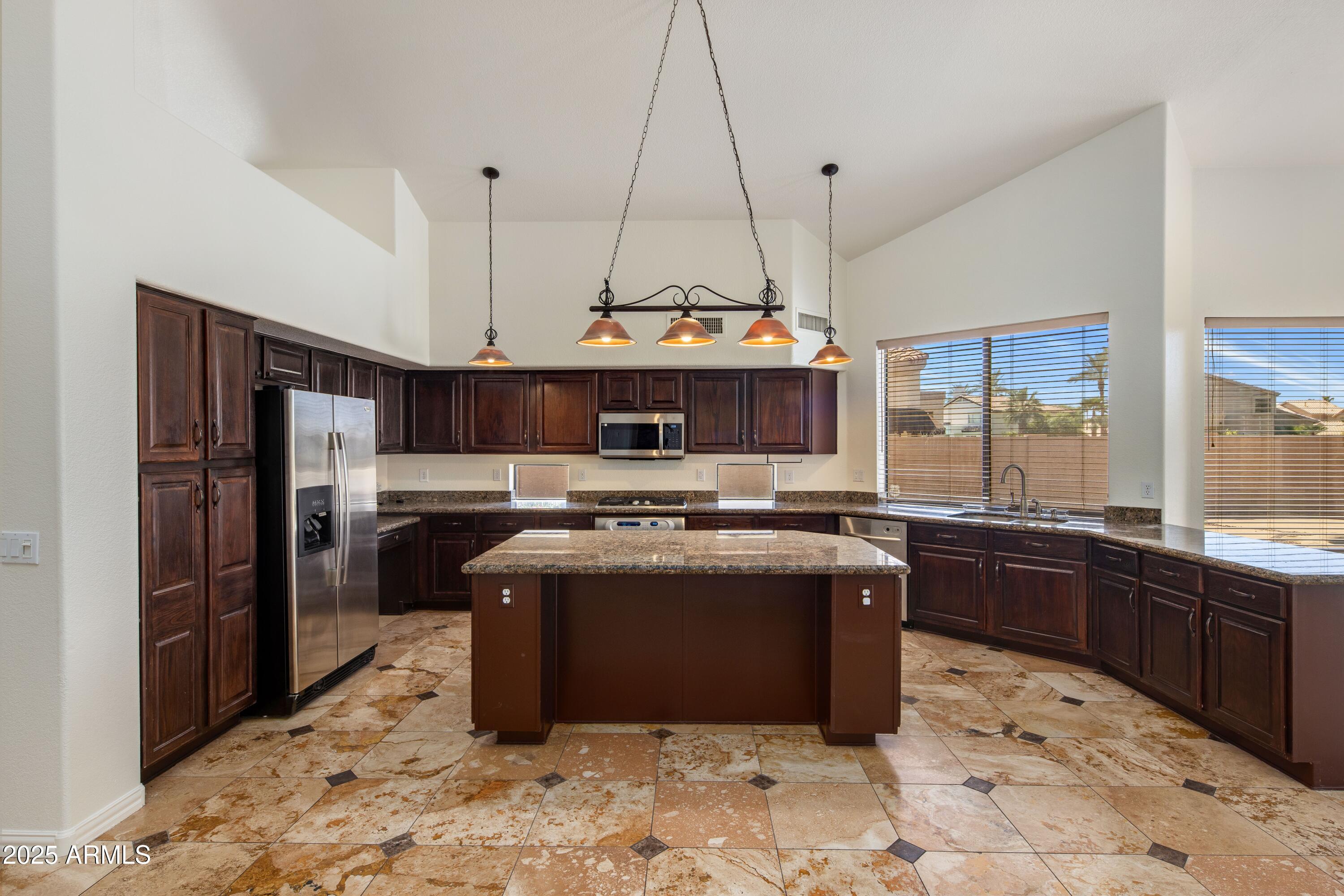 3270 S CAMELLIA Place