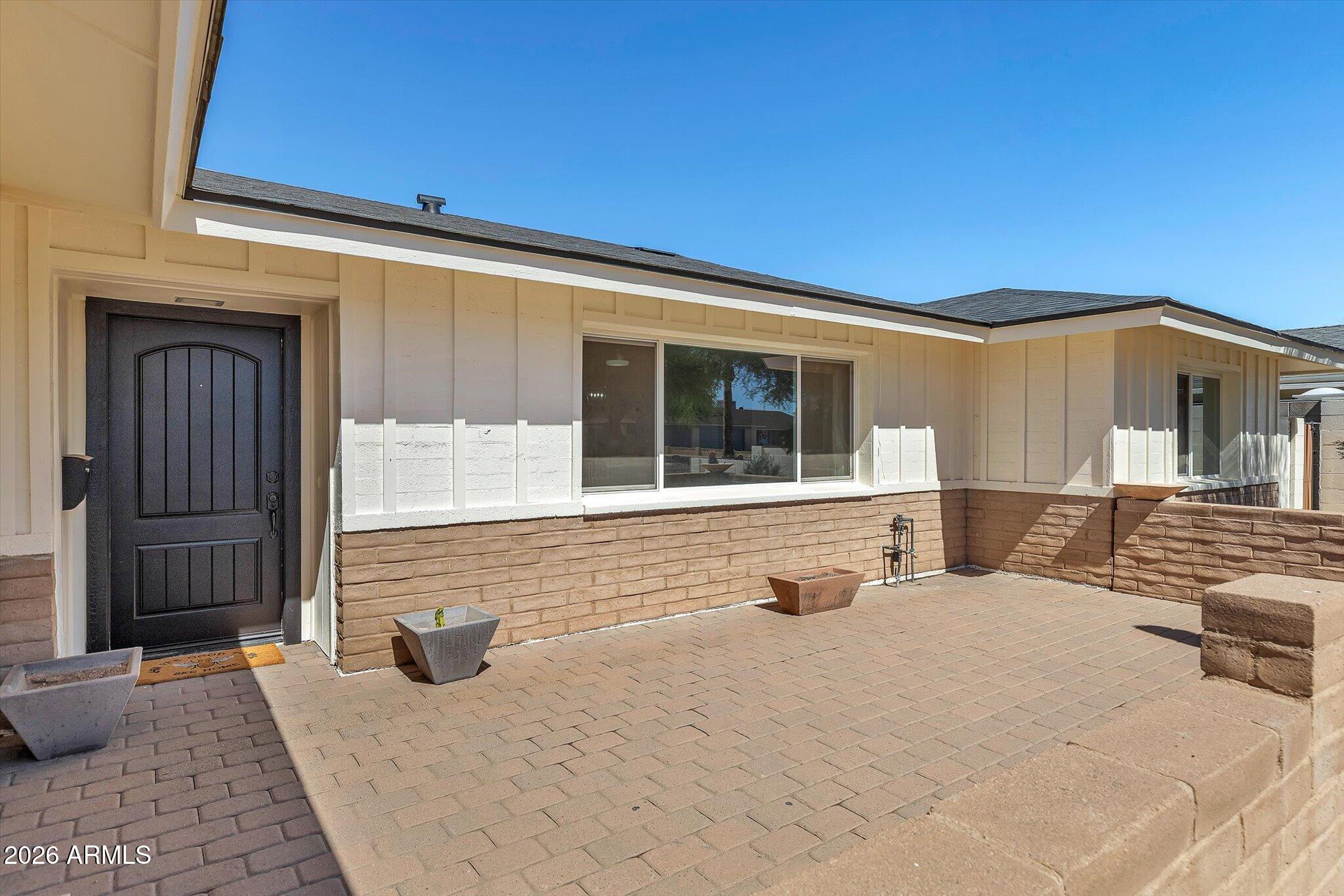 1034 E HERMOSA Drive