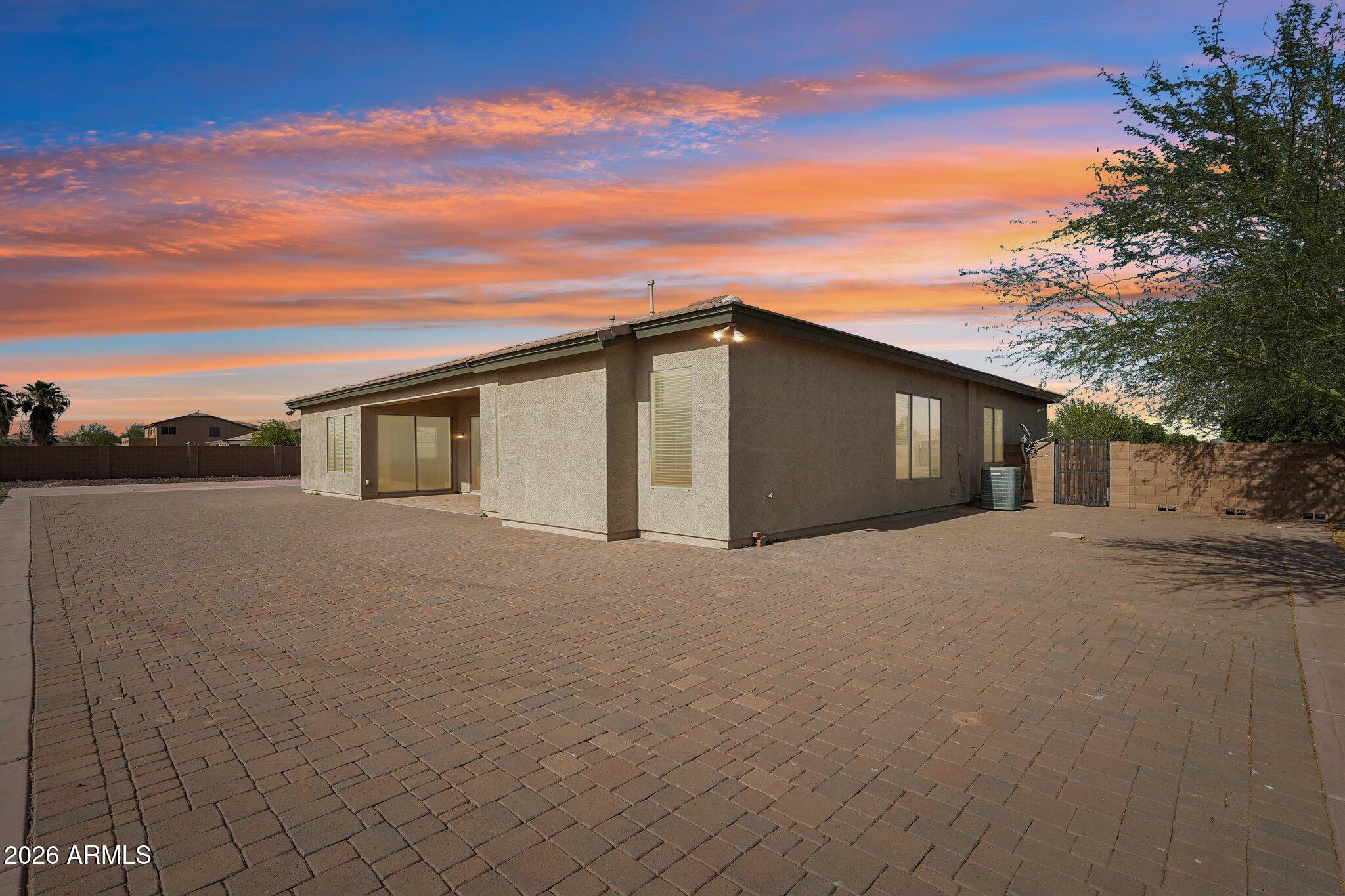 3518 N MANSFIELD Drive