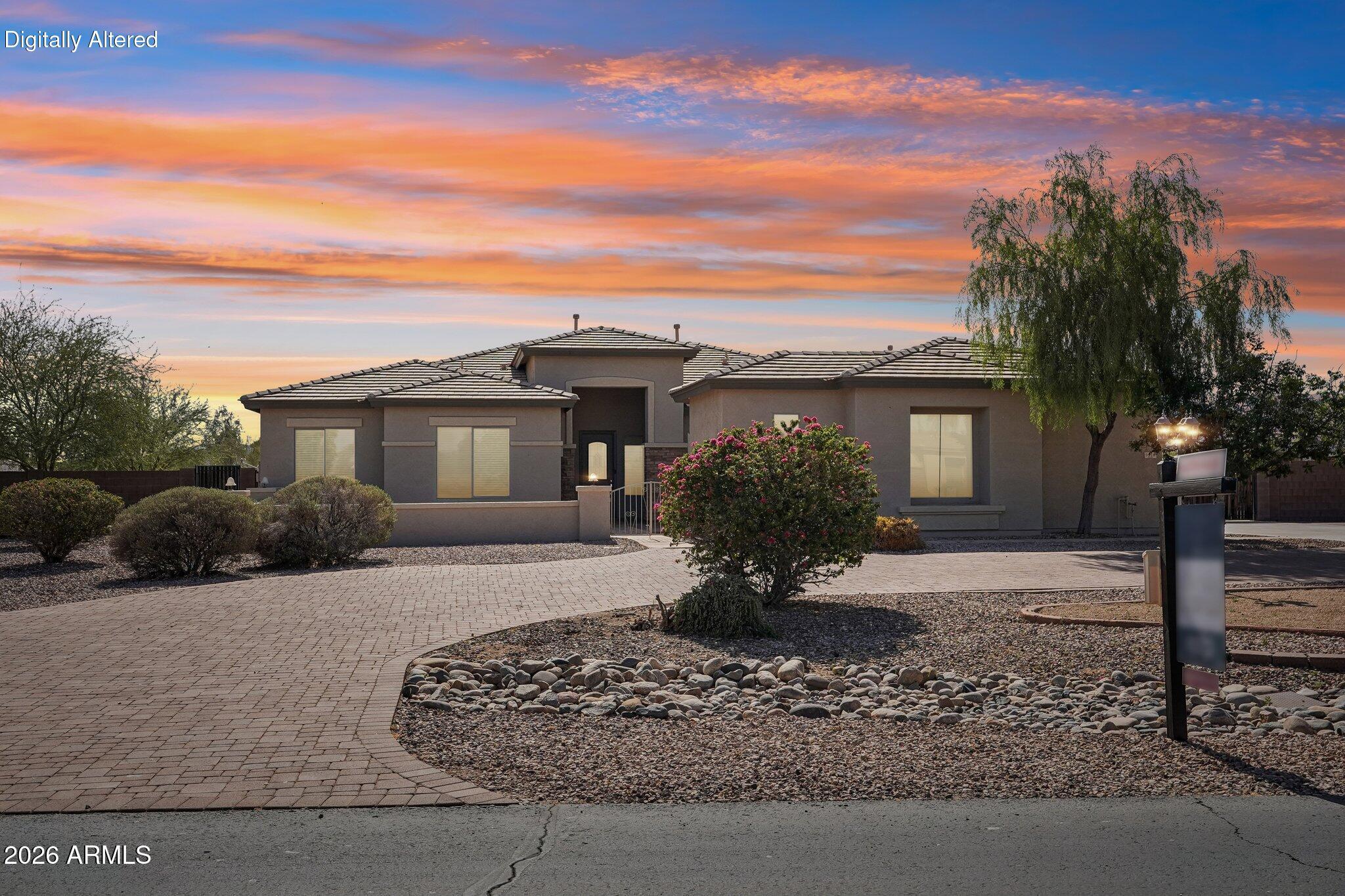 3518 N MANSFIELD Drive
