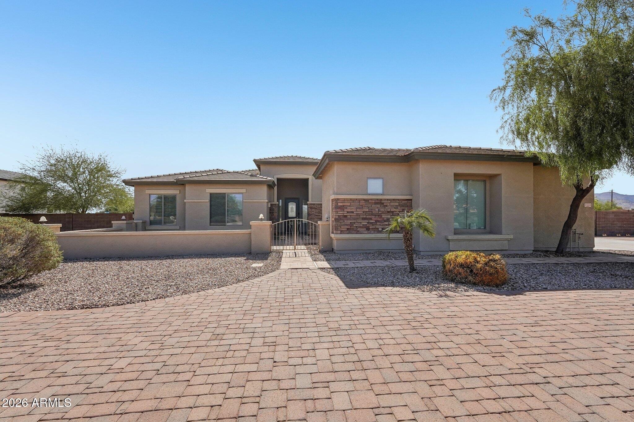 3518 N MANSFIELD Drive