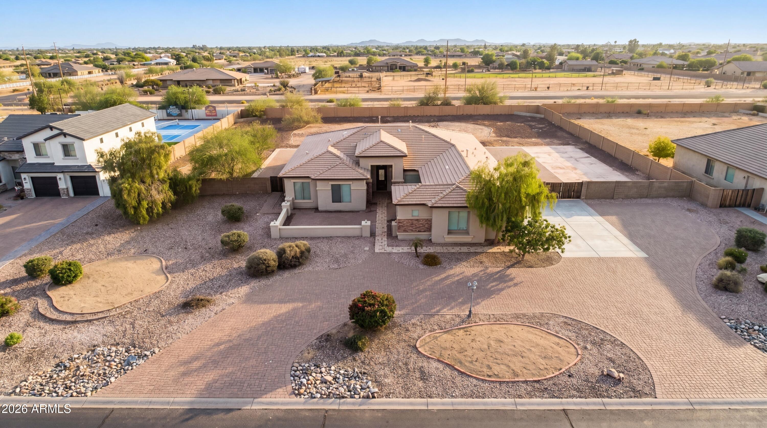 3518 N MANSFIELD Drive