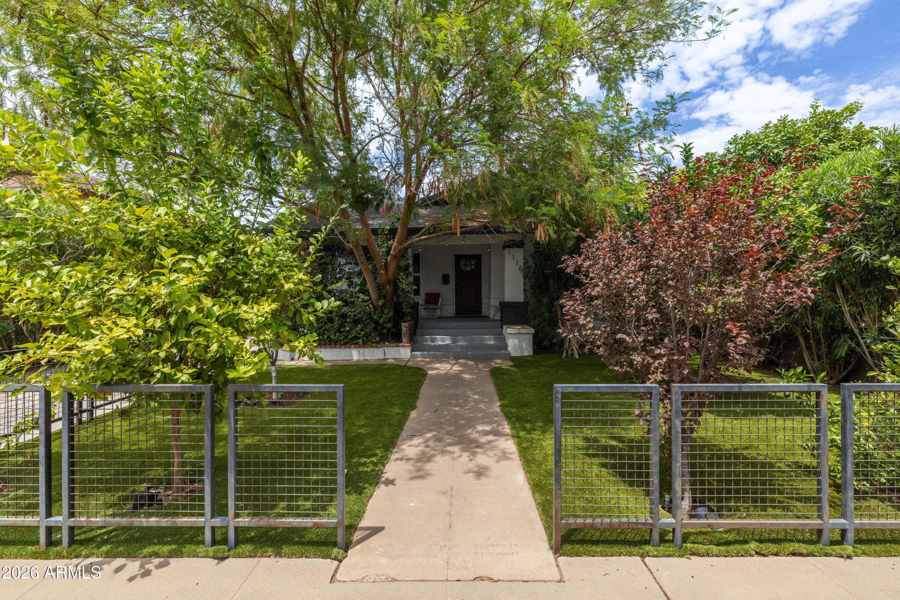 1110 E MCKINLEY Street