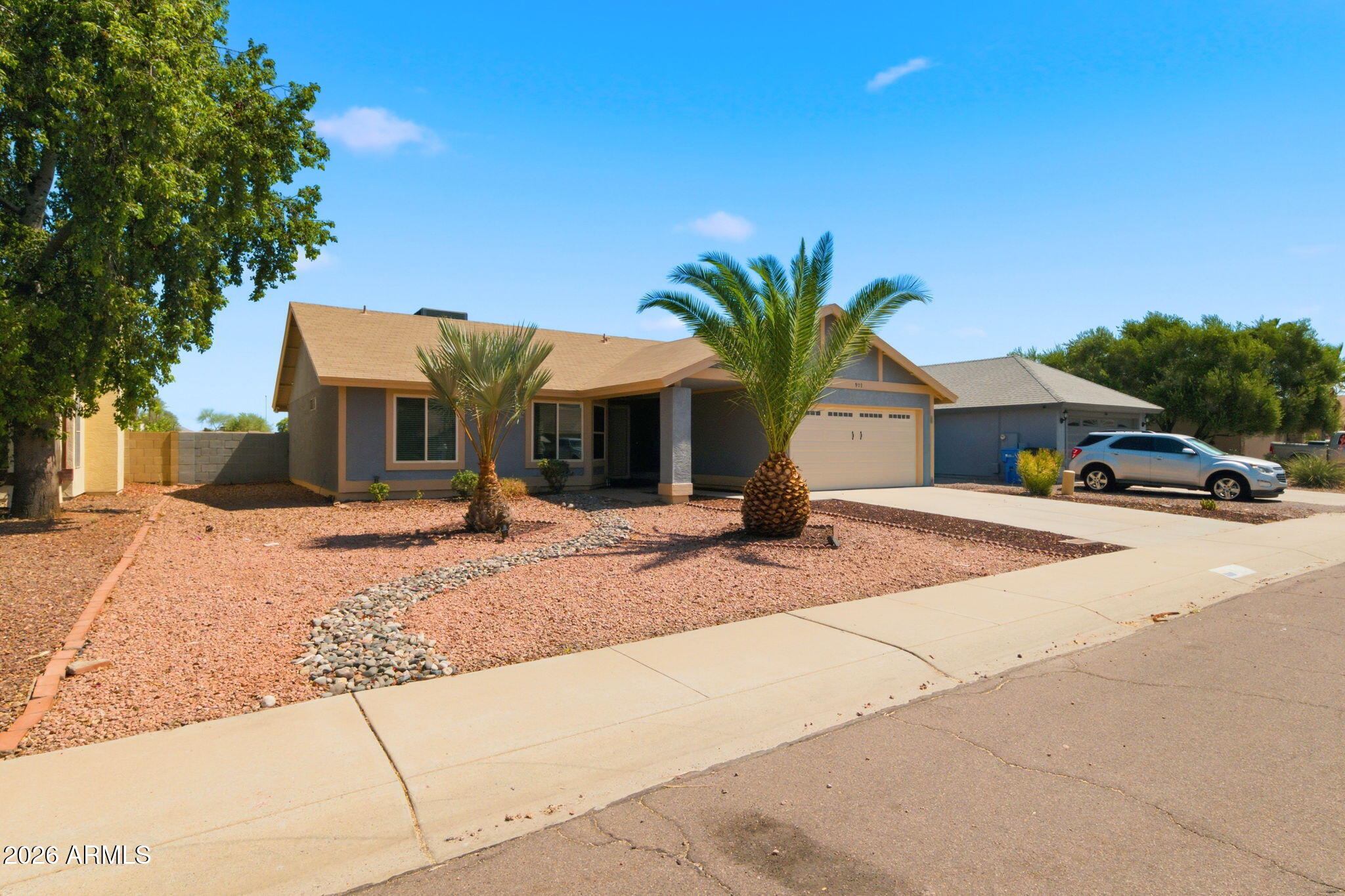 902 W SEQUOIA Drive