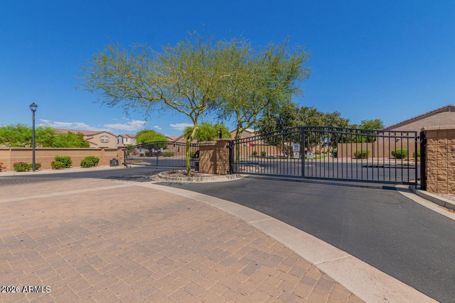 TOWNSEND SQUARE - Residential