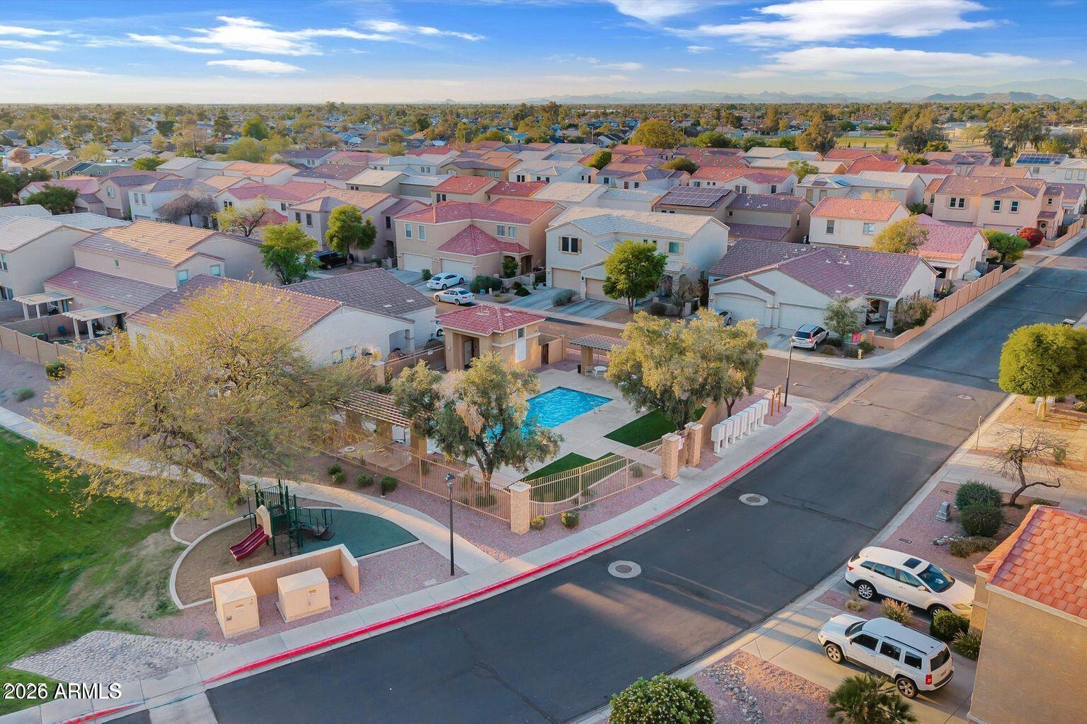 TOWNSEND SQUARE - Residential