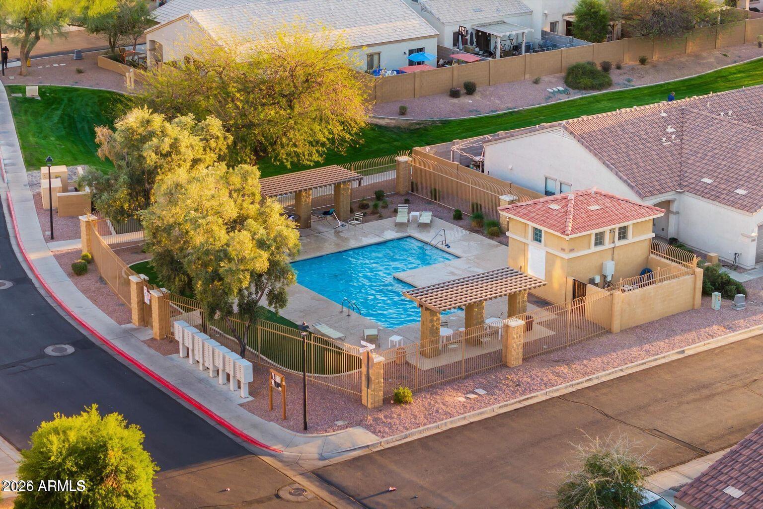 TOWNSEND SQUARE - Residential