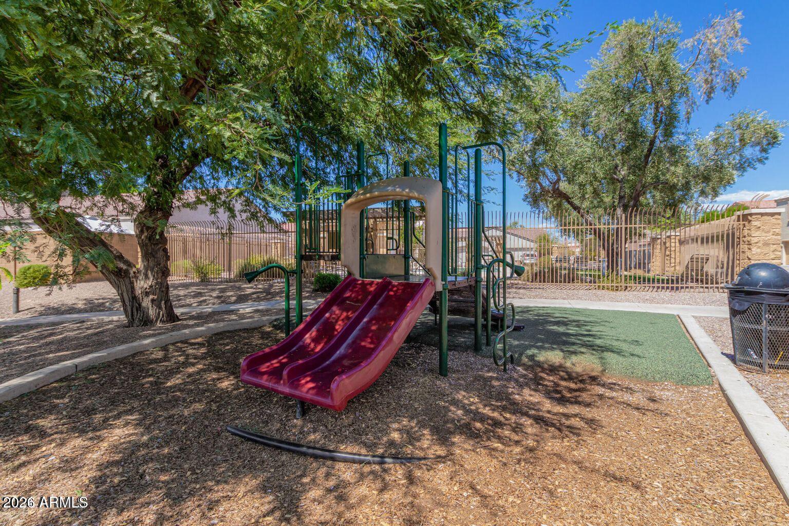 TOWNSEND SQUARE - Residential