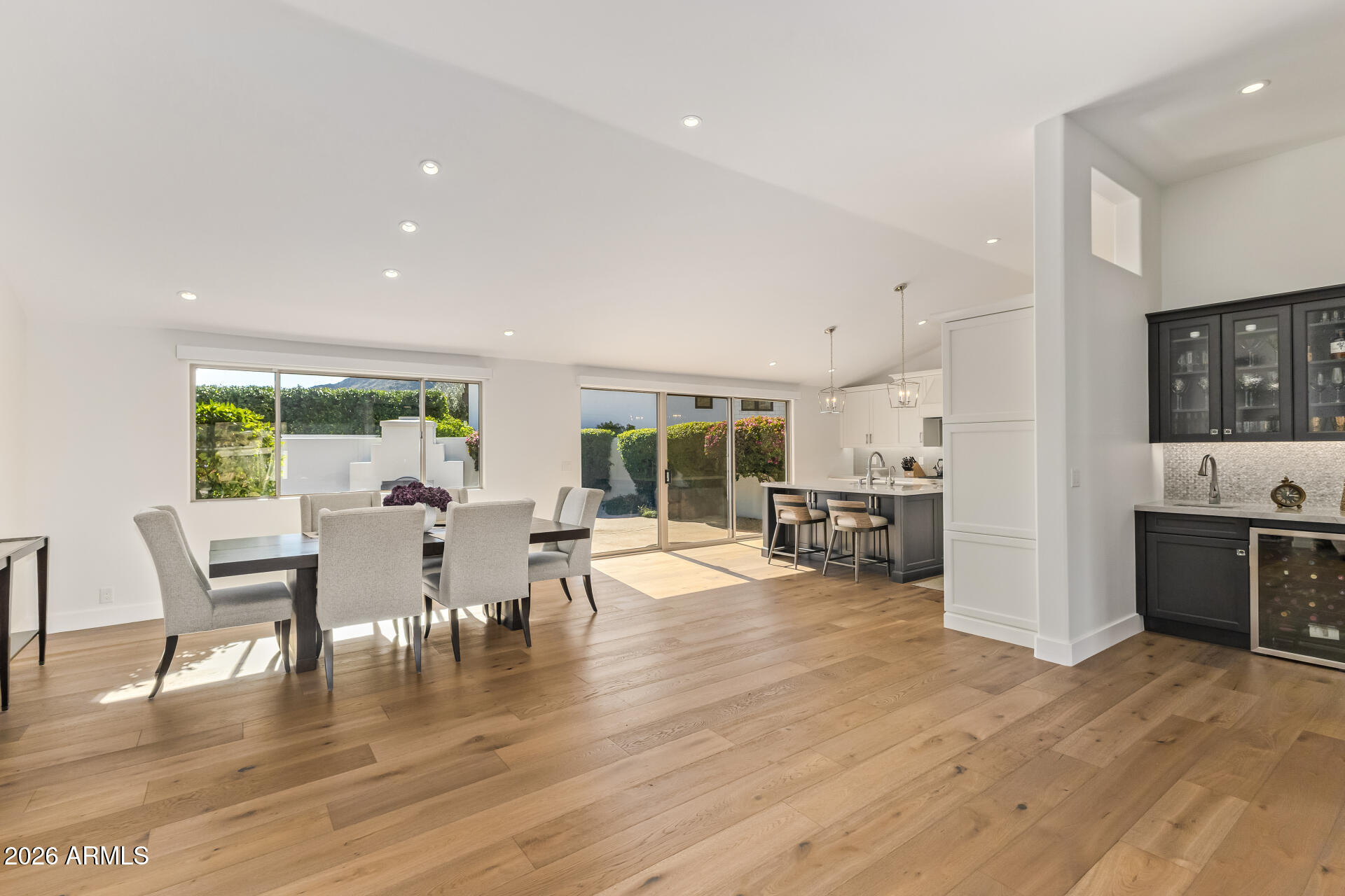 5635 E LINCOLN Drive 54