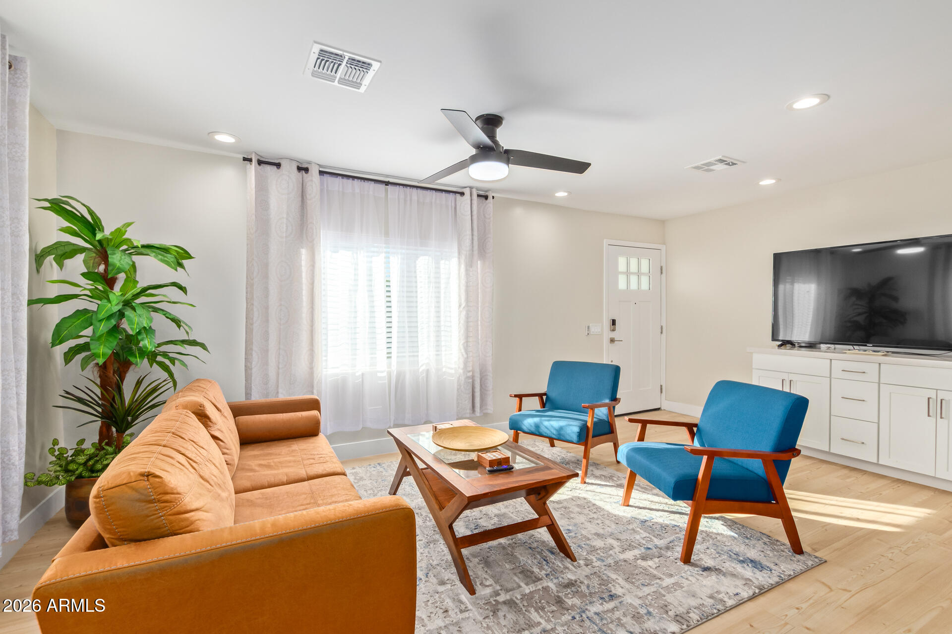 386 W FAIRVIEW Street