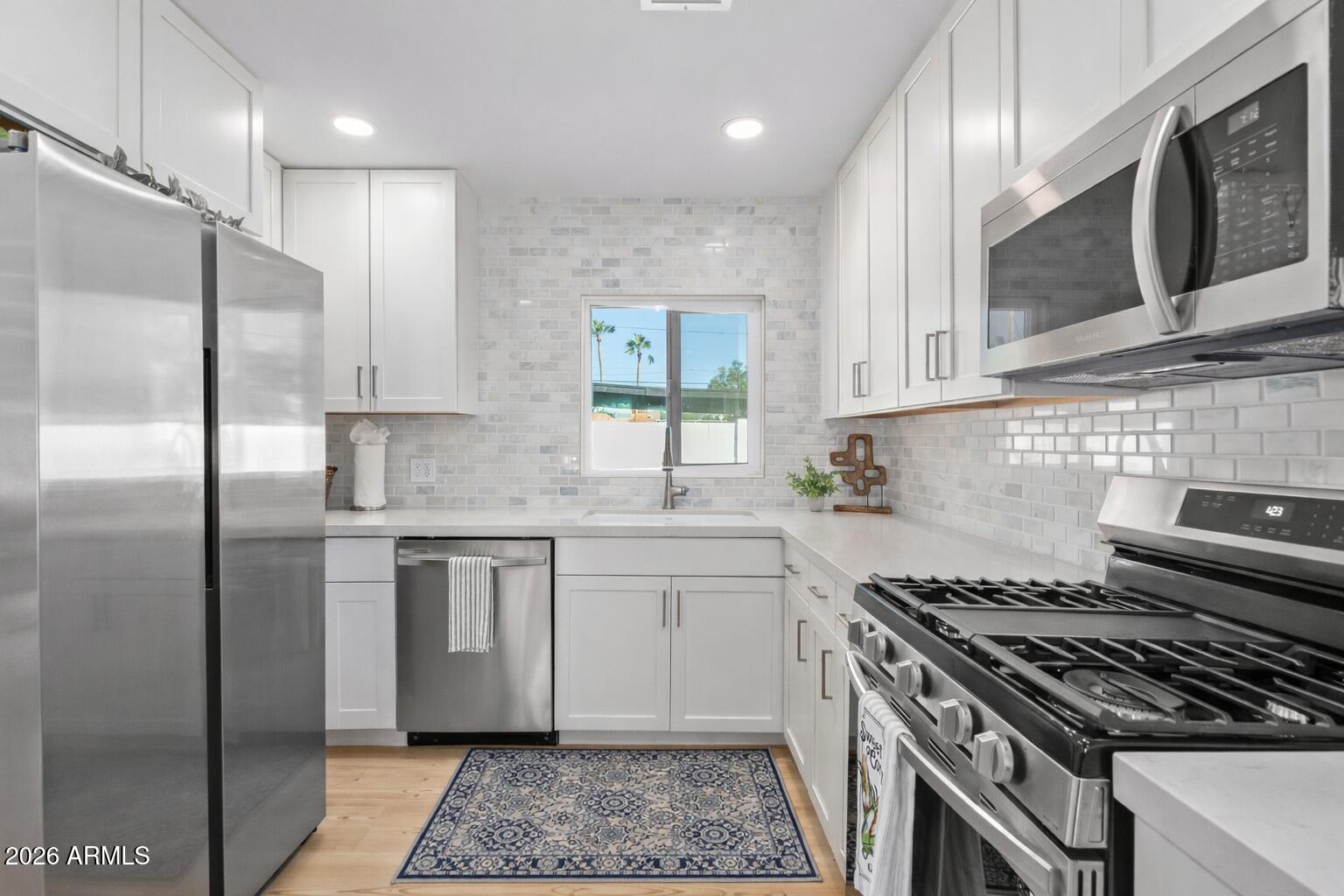 386 W FAIRVIEW Street