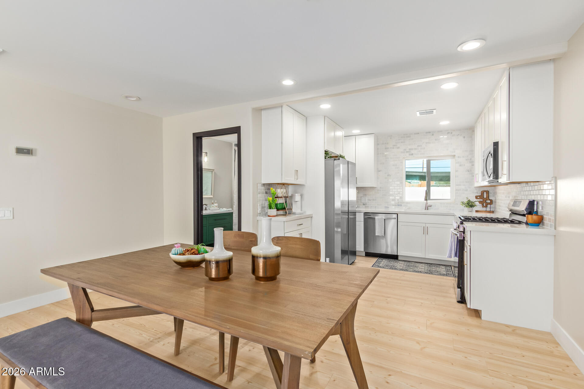 386 W FAIRVIEW Street