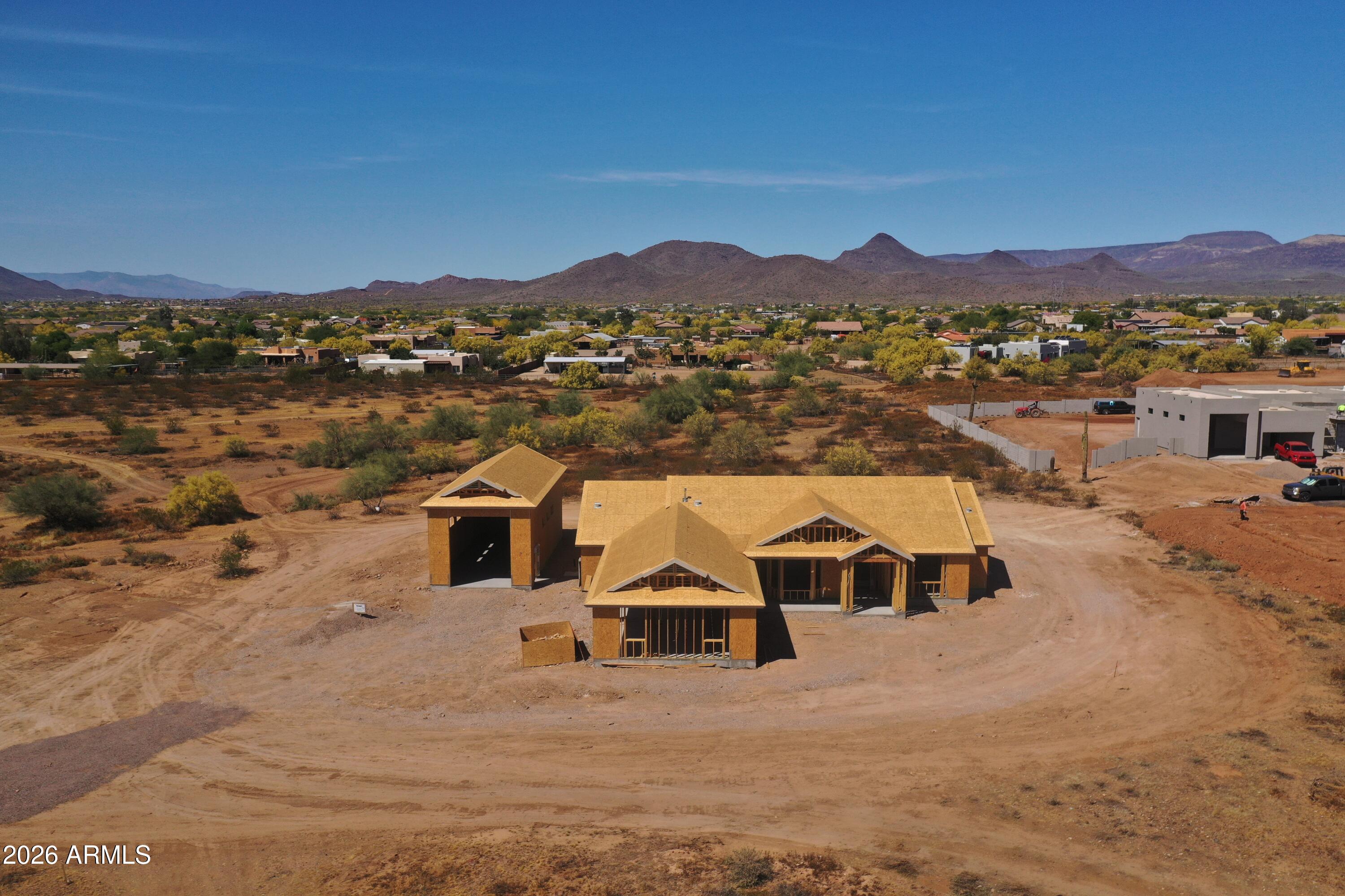 1635 W ARROWHEAD Lane