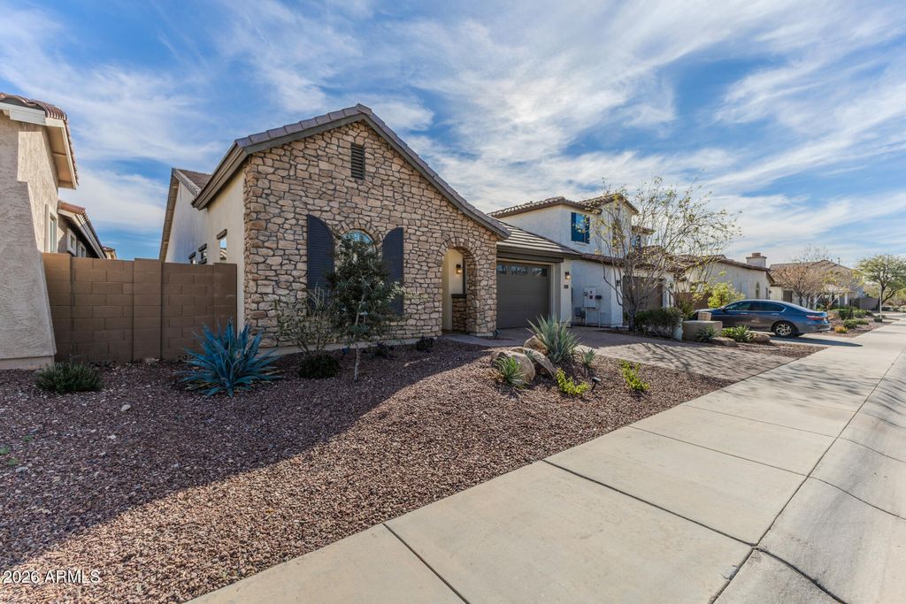 Photo of 9785 W Robin Lane, Peoria, AZ 85383 (MLS # 6988968)