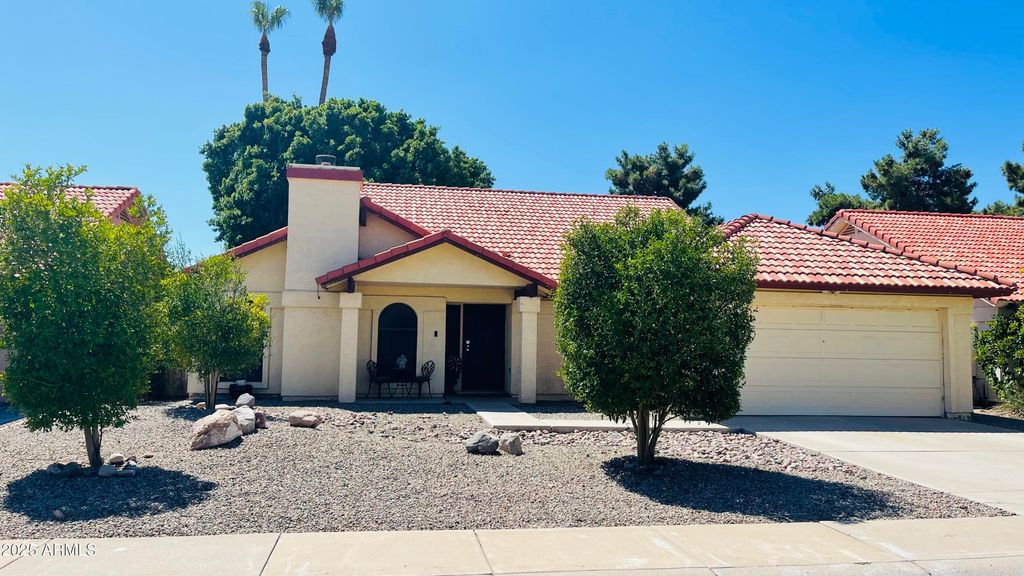 Photo of 7207 W Mcrae Way, Glendale, AZ 85308 (MLS # 6918835)