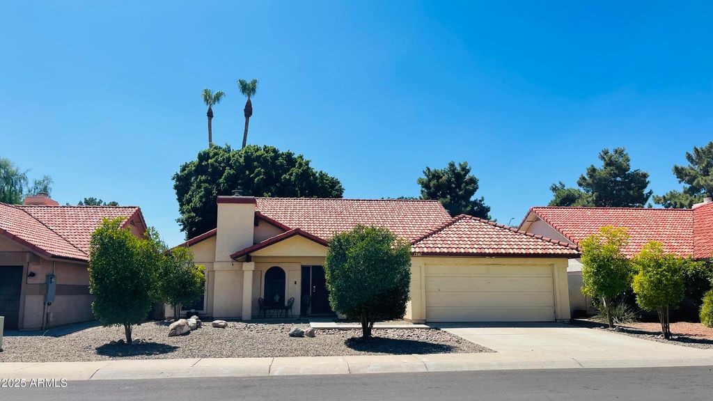 Photo of 7207 W Mcrae Way, Glendale, AZ 85308 (MLS # 6918835)