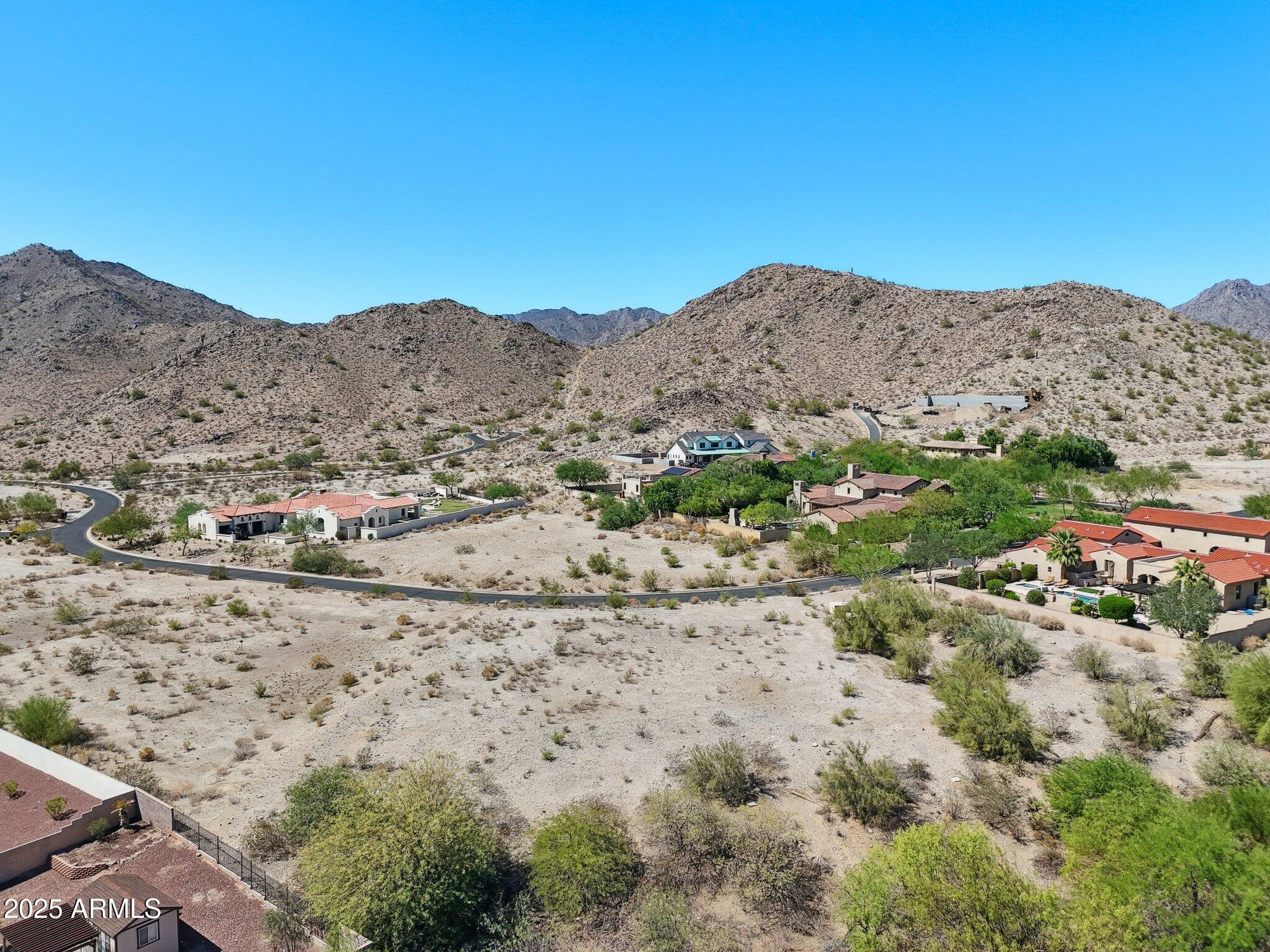 21009 W MOUNTAIN COVE Place