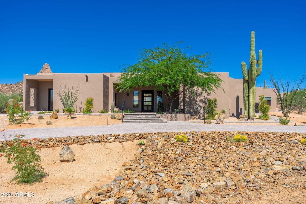 Photo of 10160 E Saddle Horn Trail, Scottsdale, AZ 85255 (MLS # 6925083)