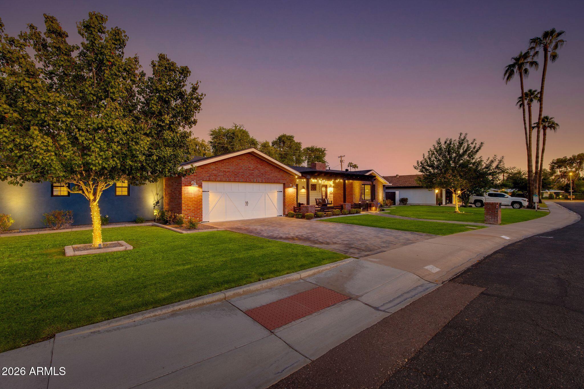 3443 N 48TH Way