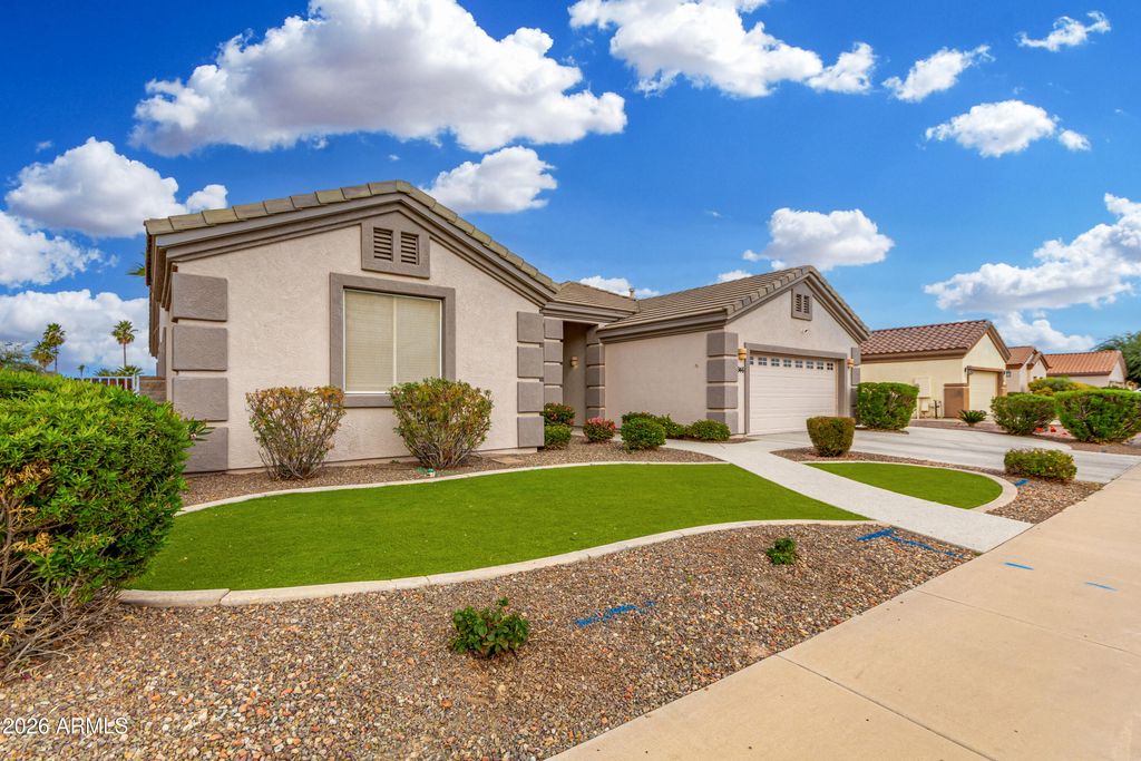 Photo of 946 W Torrey Pines Boulevard, Casa Grande, AZ 85122 (MLS # 6980448)